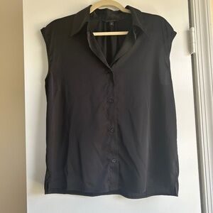 Banana Republic Black Sleeveless Blouse Sz M Silky Collared Workwear